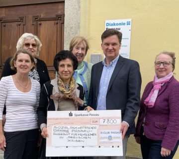 Bei der Spendenübergabe (v.l.n.r.): Bärbel Benkenstein-Matschiner (Vize-Präsidentin SI), Gaby Spengler (Schatzmeisterin Soroptimistische Hilfe), Dr. Gülin Tunali (Präsidentin SI), Ankie Visschers (Schriftführerin SI), Werner Kölbl (Leiter der Beratungsstelle), Bettina Caspary (Vize-Präsidentin SI)